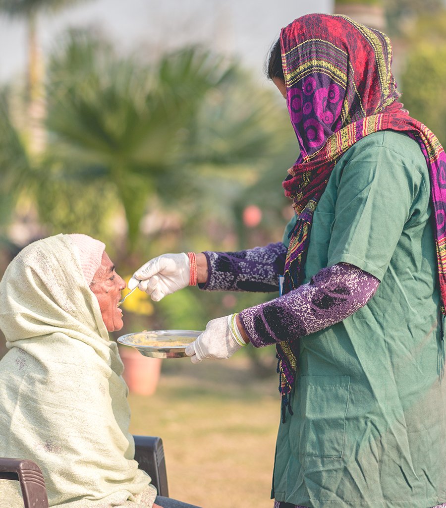 Take Care of the Elderly Without Home